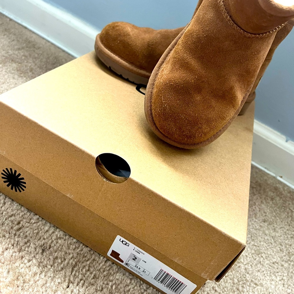 Kids Ugg SZ 2 chestnut Jonah Boot